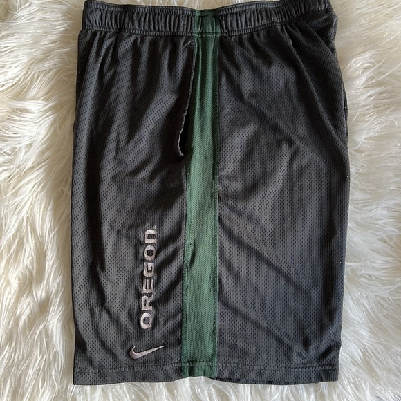 Nike shorts - Picture 5 of 10
